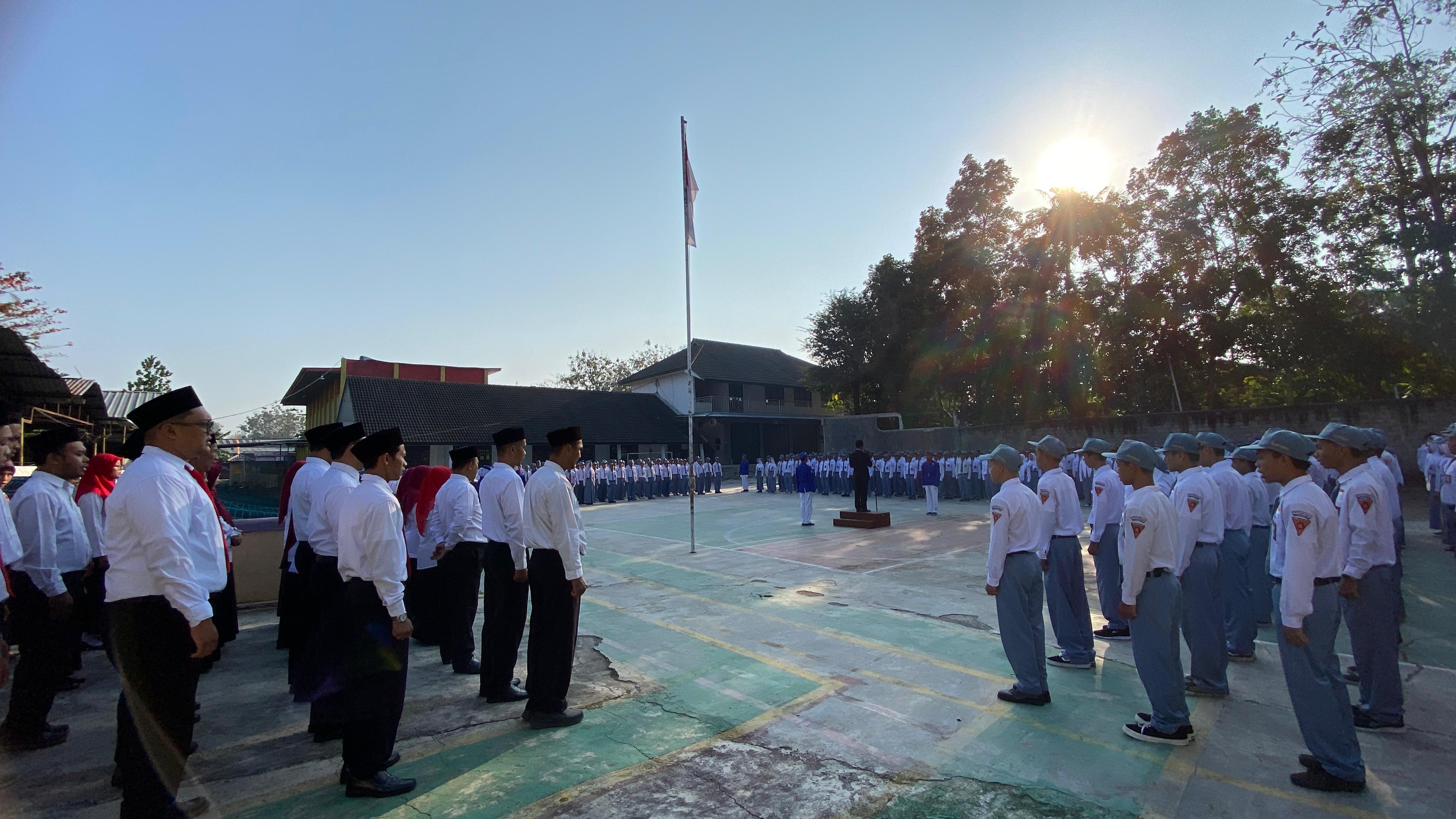 SMK YAPPI Wonosari Gelar Upacara Bendera HUT ke-80 Republik Indonesia SMK YAPPI Wonosari Gelar Upacara Bendera HUT ke-80 Republik Indonesia
